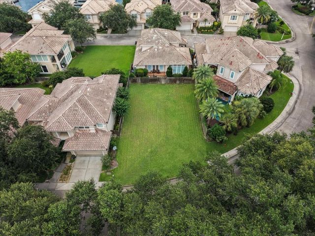 403 Waterford Way, Kemah, TX 77565