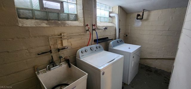 3599 Grosvenor Road, Cleveland Heights, OH 44118