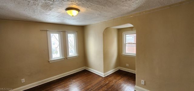 3599 Grosvenor Road, Cleveland Heights, OH 44118