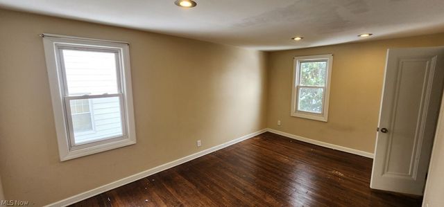 3599 Grosvenor Road, Cleveland Heights, OH 44118