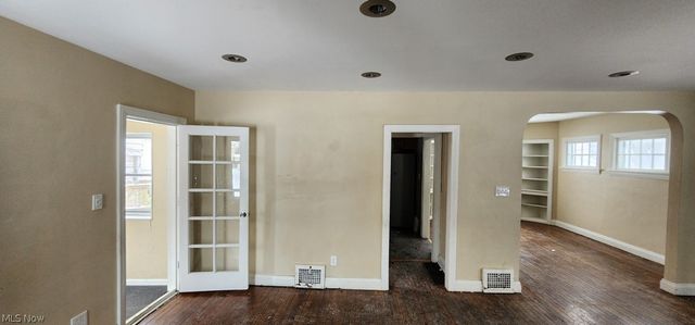 3599 Grosvenor Road, Cleveland Heights, OH 44118