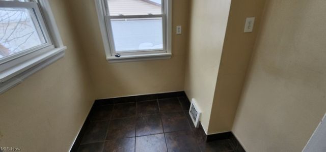 3599 Grosvenor Road, Cleveland Heights, OH 44118