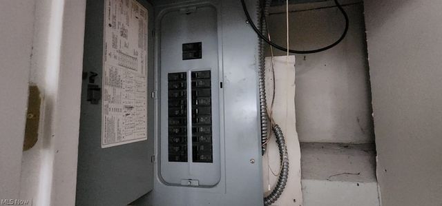 3599 Grosvenor Road, Cleveland Heights, OH 44118