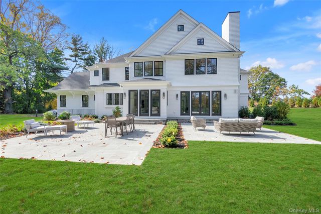 38 Cow Neck Road, Sands Point, NY 11050