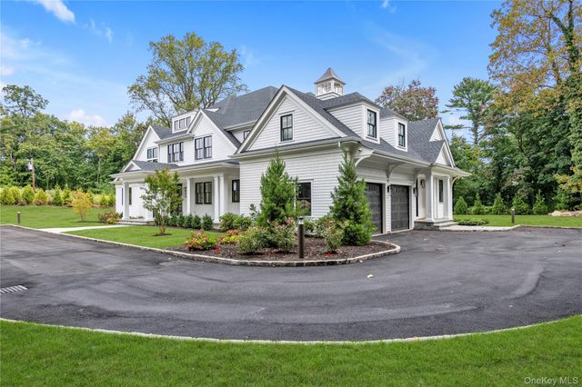 38 Cow Neck Road, Sands Point, NY 11050