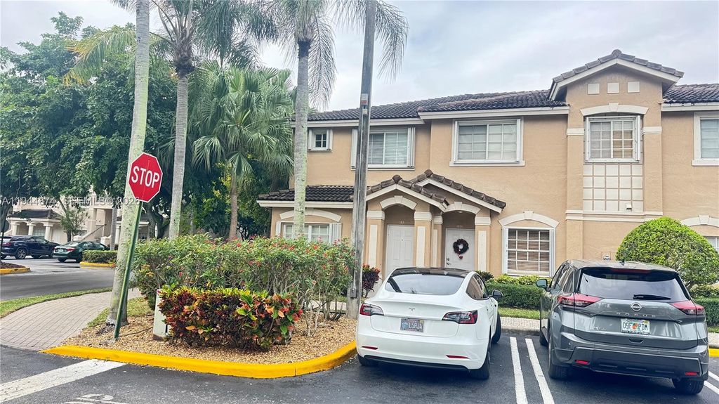 5719 NW 114th Ct 101, Doral, FL 33178