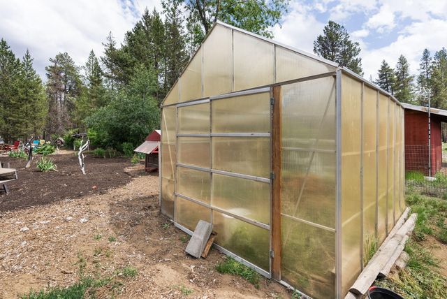 52250 Caribou Rd, La Pine, OR 97739