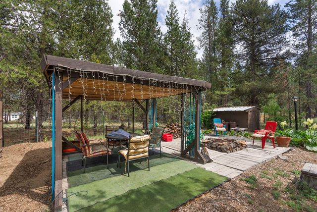 52250 Caribou Rd, La Pine, OR 97739