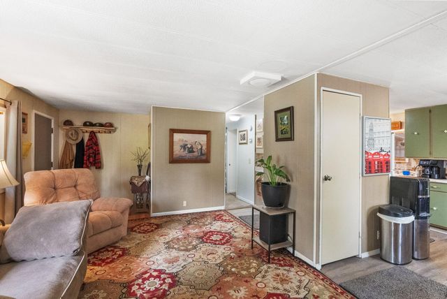 52250 Caribou Rd, La Pine, OR 97739