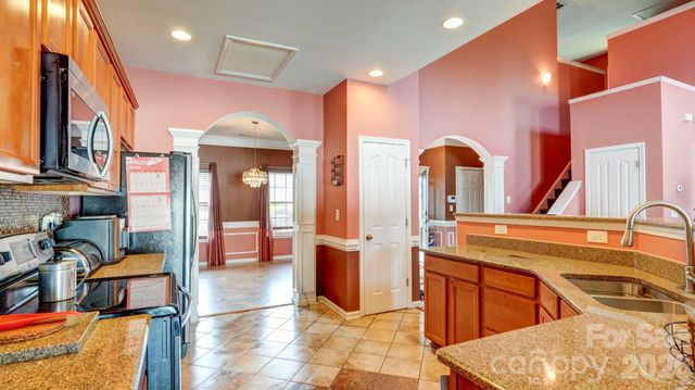 132 Tannin Way, Lexington, NC 27295