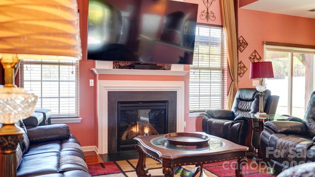 132 Tannin Way, Lexington, NC 27295