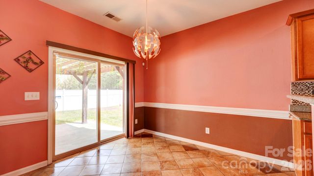 132 Tannin Way, Lexington, NC 27295