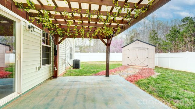 132 Tannin Way, Lexington, NC 27295