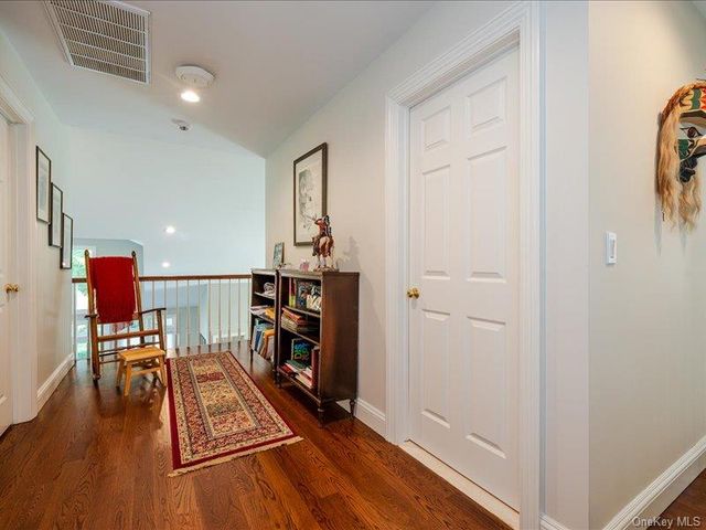 38 Fieldstone Lane, Oyster Bay, NY 11771