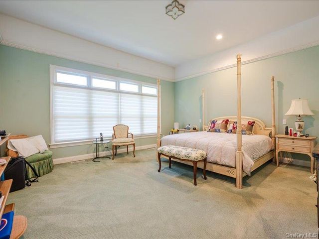 38 Fieldstone Lane, Oyster Bay, NY 11771