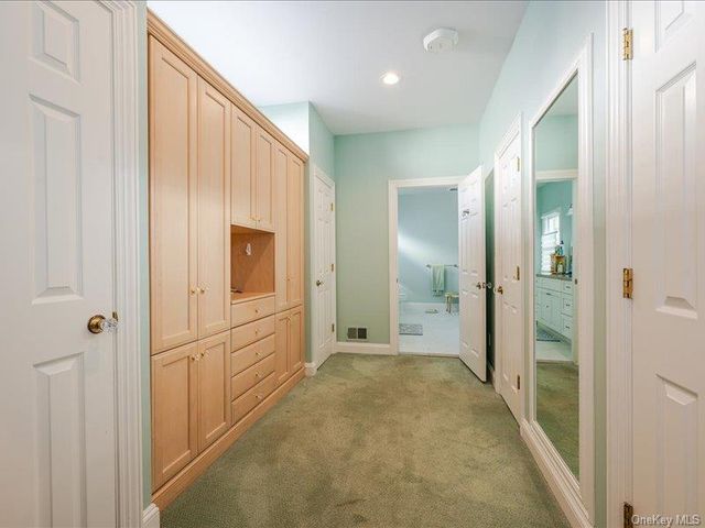 38 Fieldstone Lane, Oyster Bay, NY 11771