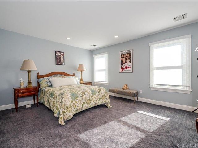 38 Fieldstone Lane, Oyster Bay, NY 11771