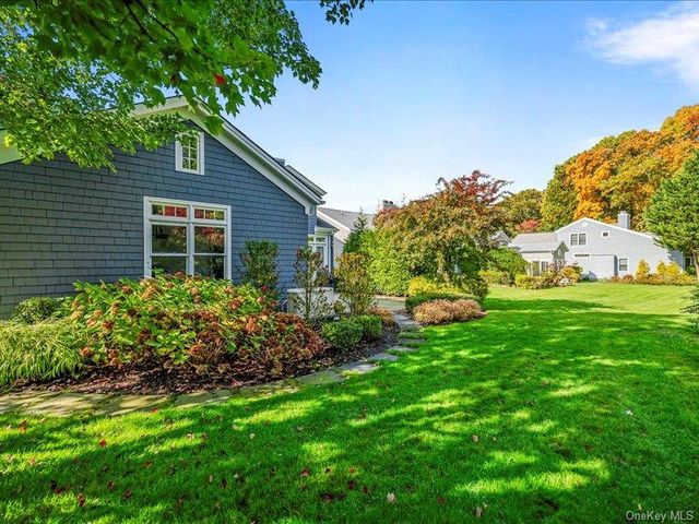 38 Fieldstone Lane, Oyster Bay, NY 11771
