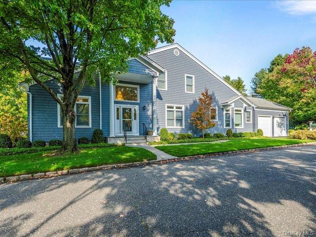 38 Fieldstone Lane, Oyster Bay, NY 11771