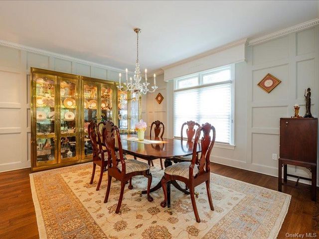 38 Fieldstone Lane, Oyster Bay, NY 11771