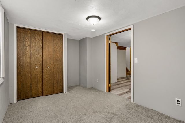 1811 Stanbridge Avenue, Roseville, MN 55113