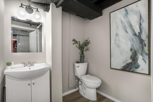 1811 Stanbridge Avenue, Roseville, MN 55113