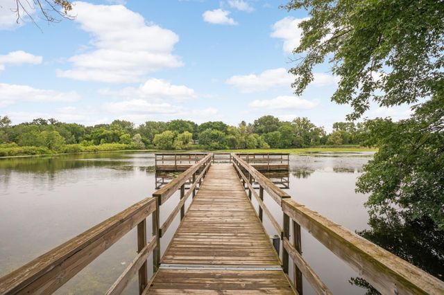 1811 Stanbridge Avenue, Roseville, MN 55113