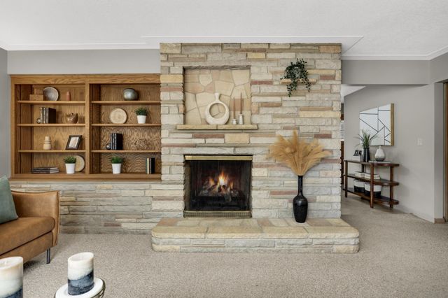 1811 Stanbridge Avenue, Roseville, MN 55113