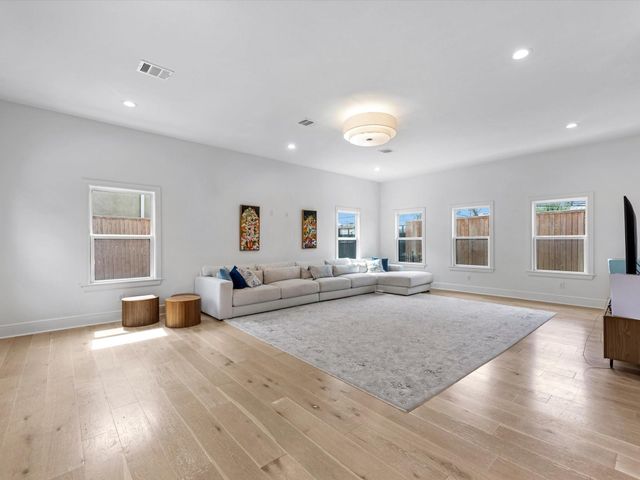 2147 Colquitt Street, Houston, TX 77098