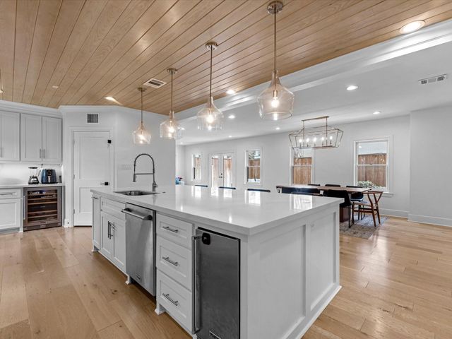 2147 Colquitt Street, Houston, TX 77098