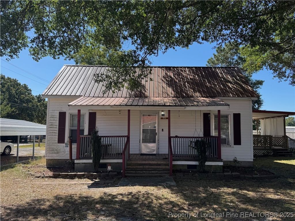216 E Stack Street, St Pauls, NC 28384