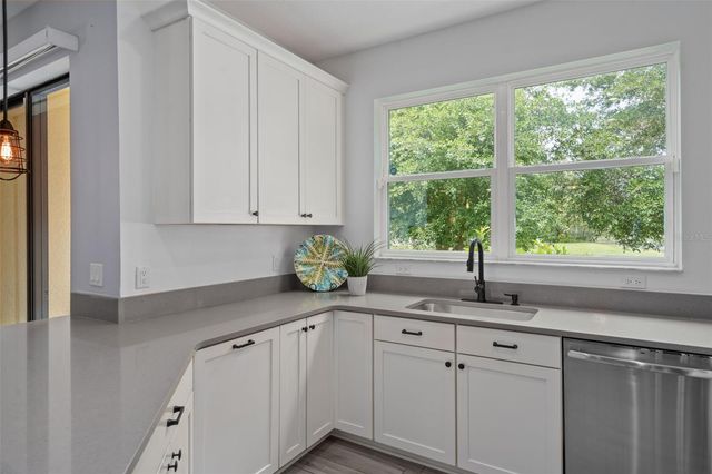 11504 CROWNED SPARROW LANE, Tampa, FL 33626