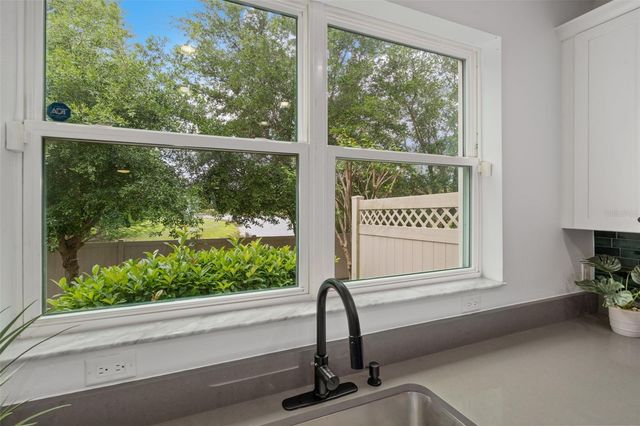 11504 CROWNED SPARROW LANE, Tampa, FL 33626