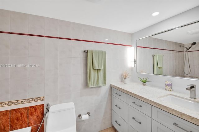 301 174th St 1018, Sunny Isles Beach, FL 33160