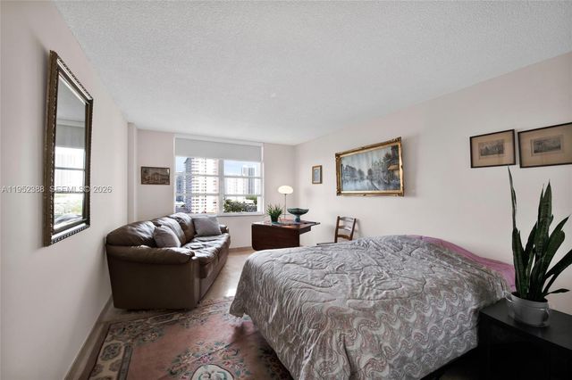 301 174th St 1018, Sunny Isles Beach, FL 33160