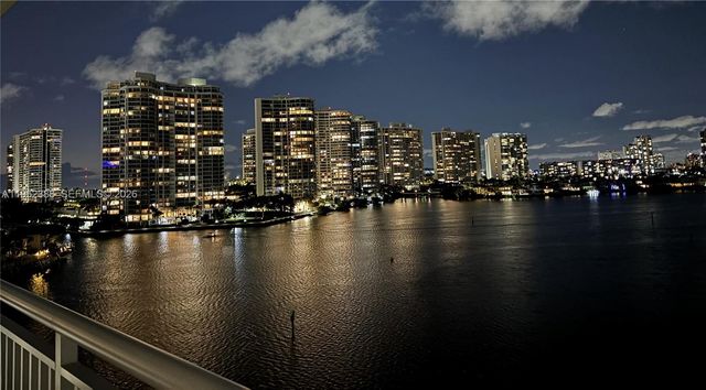 301 174th St 1018, Sunny Isles Beach, FL 33160