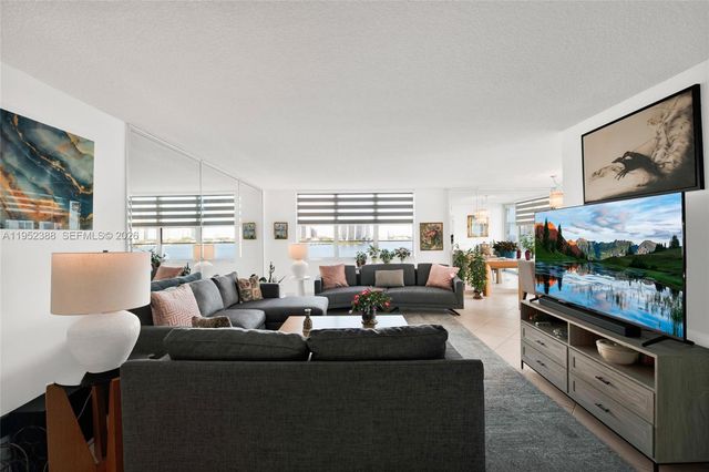 301 174th St 1018, Sunny Isles Beach, FL 33160