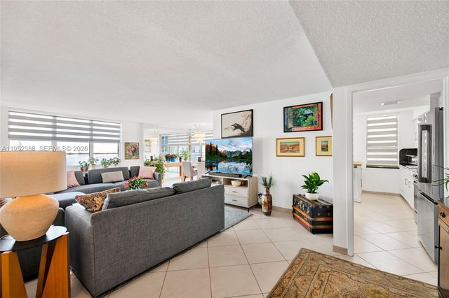 301 174th St 1018, Sunny Isles Beach, FL 33160