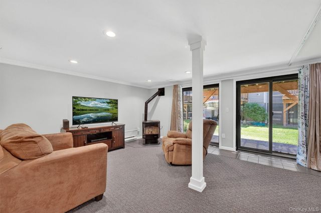 6306 Chelsea Cove N, Hopewell Junction, NY 12533