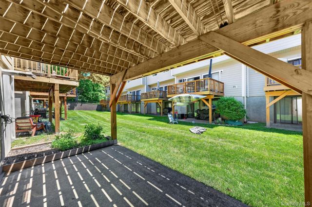 6306 Chelsea Cove N, Hopewell Junction, NY 12533