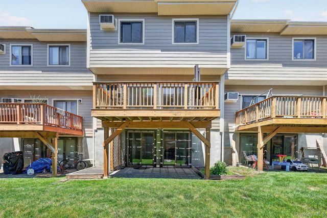 6306 Chelsea Cove N, Hopewell Junction, NY 12533