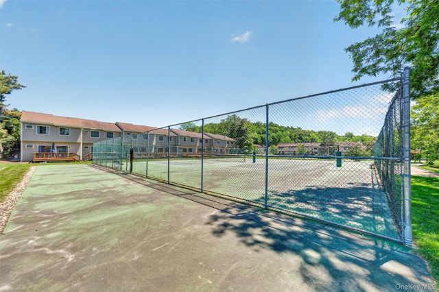 6306 Chelsea Cove N, Hopewell Junction, NY 12533