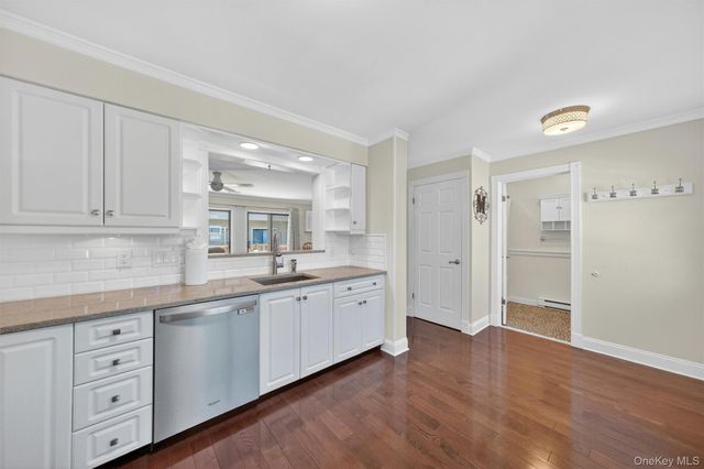 6306 Chelsea Cove N, Hopewell Junction, NY 12533
