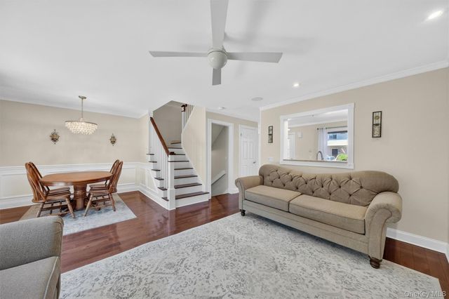 6306 Chelsea Cove N, Hopewell Junction, NY 12533