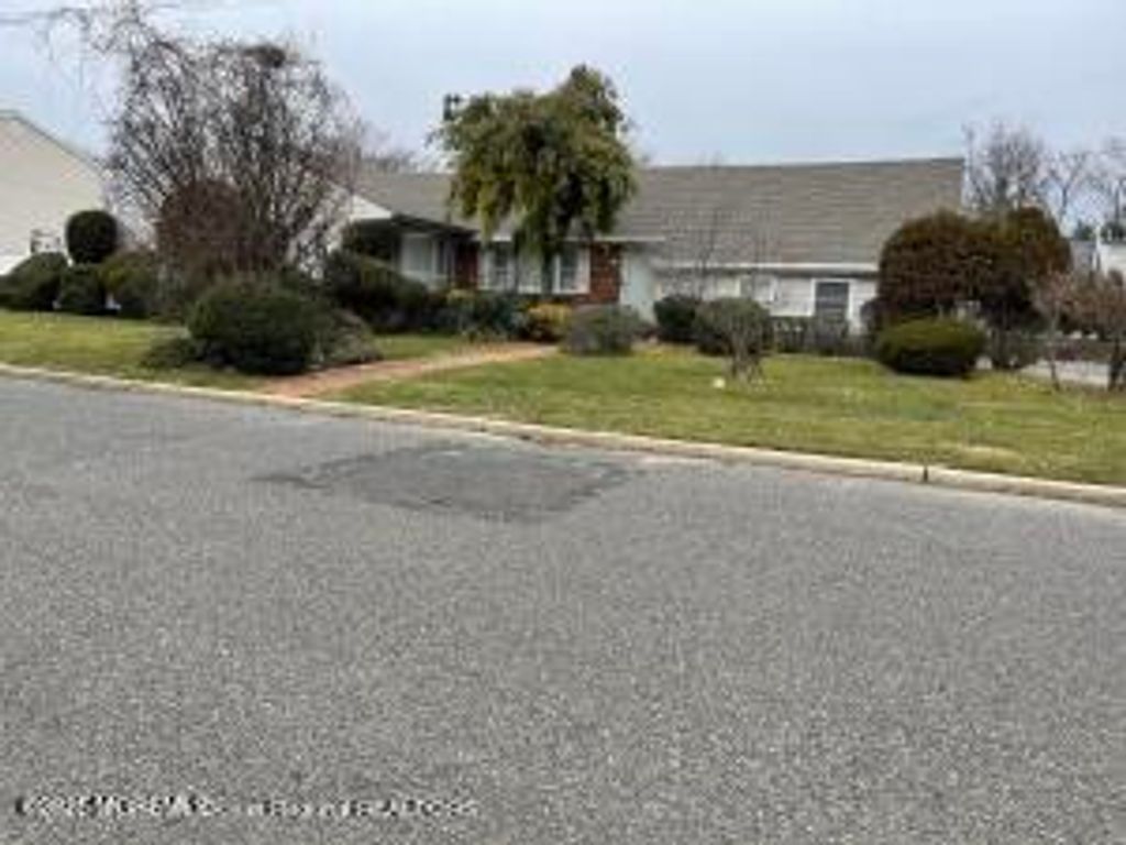 6 Dwight Drive, Ocean Twp, NJ 07712