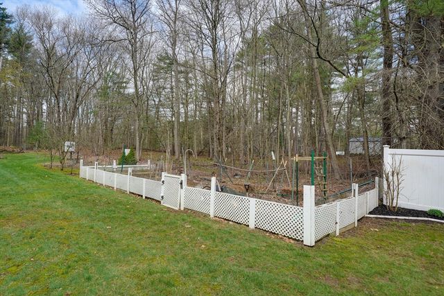62 North St, Bellingham, MA 02019