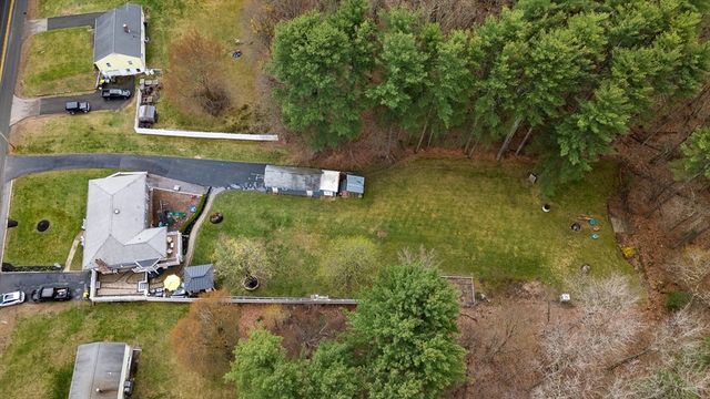 62 North St, Bellingham, MA 02019