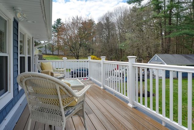 62 North St, Bellingham, MA 02019
