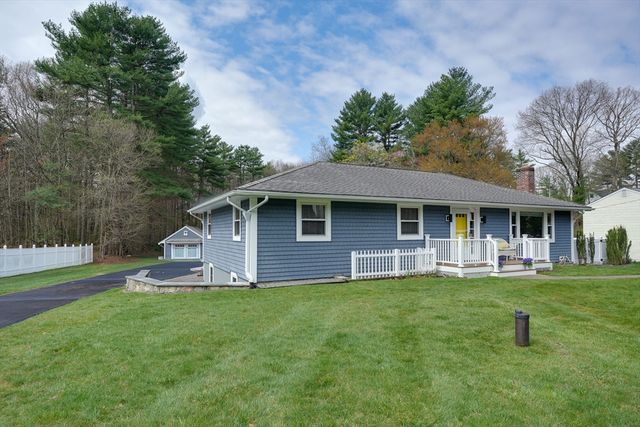 62 North St, Bellingham, MA 02019
