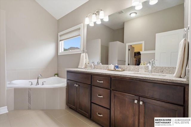 2402 N 178th Street, Omaha, NE 68116